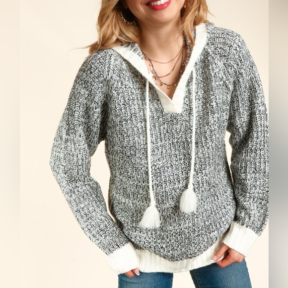 Women’s Charcoal & Ivory Two Tone Ribbed Hooded Tassel Drawstring Sweater - Picture 5 of 9